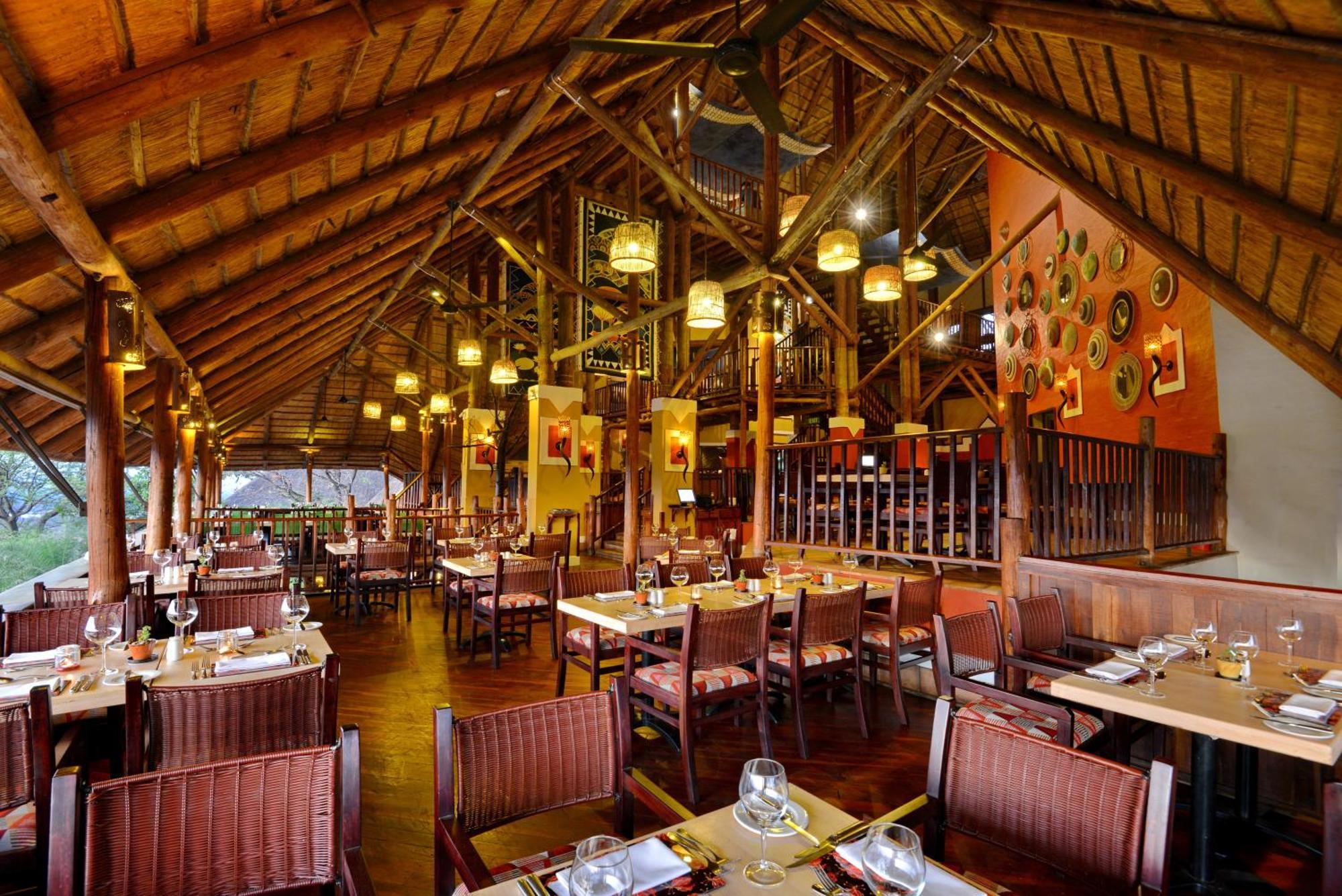 Victoria Falls Safari Suites Exteriör bild