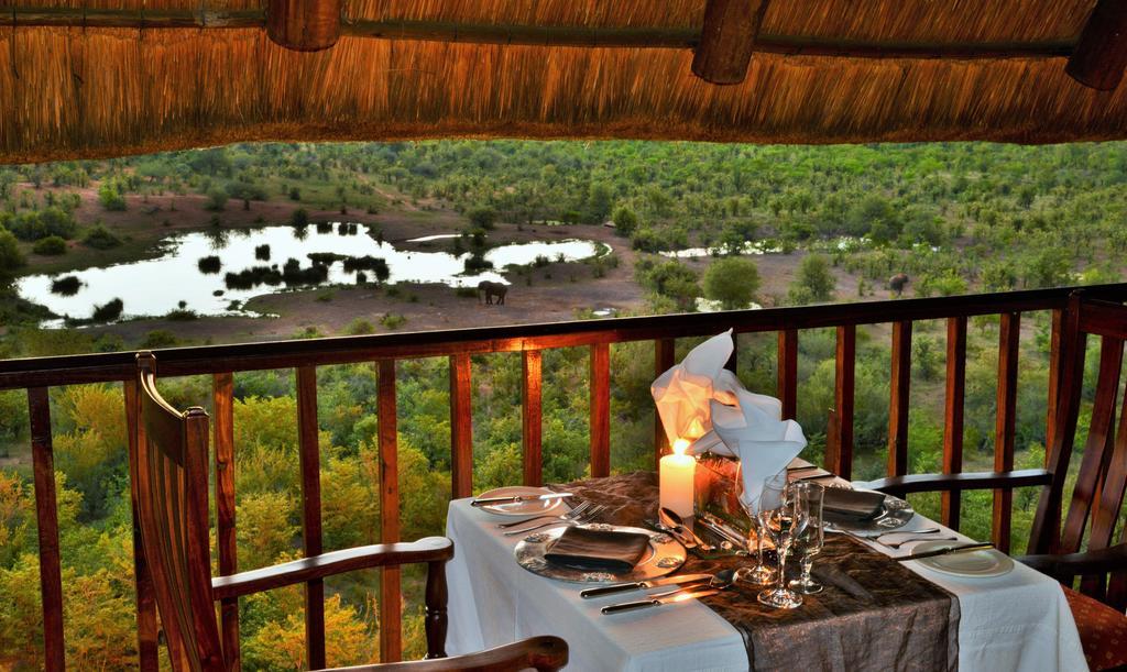 Victoria Falls Safari Suites Exteriör bild