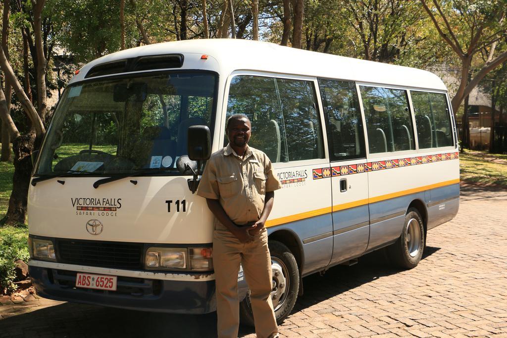 Victoria Falls Safari Suites Exteriör bild