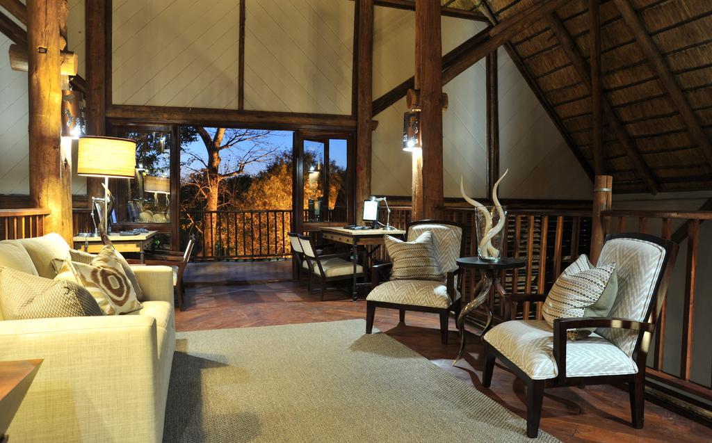 Victoria Falls Safari Suites Exteriör bild