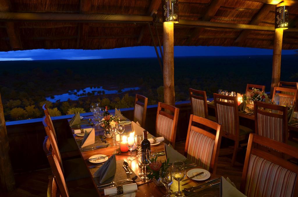 Victoria Falls Safari Suites Exteriör bild