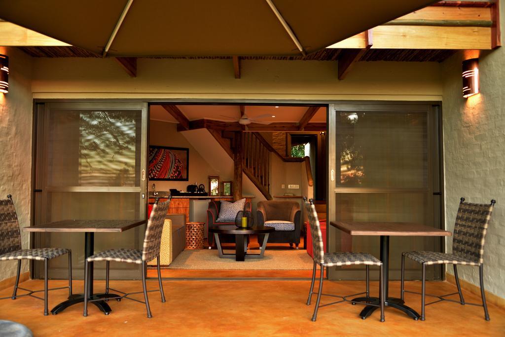 Victoria Falls Safari Suites Exteriör bild