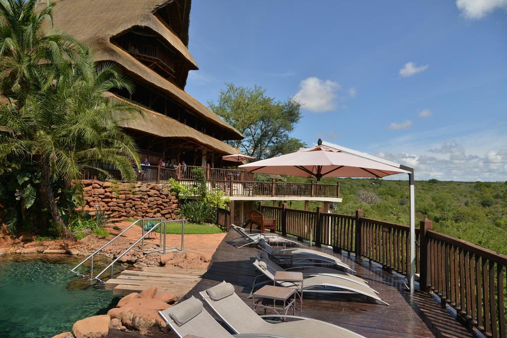 Victoria Falls Safari Suites Exteriör bild