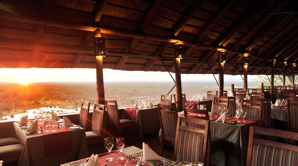 Victoria Falls Safari Suites Exteriör bild