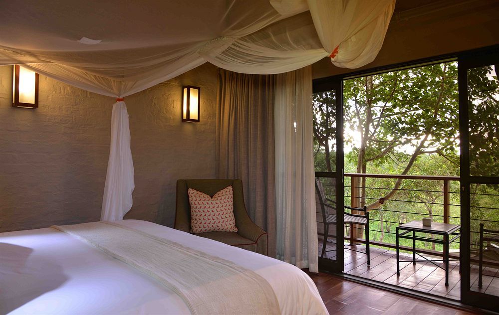 Victoria Falls Safari Suites Exteriör bild