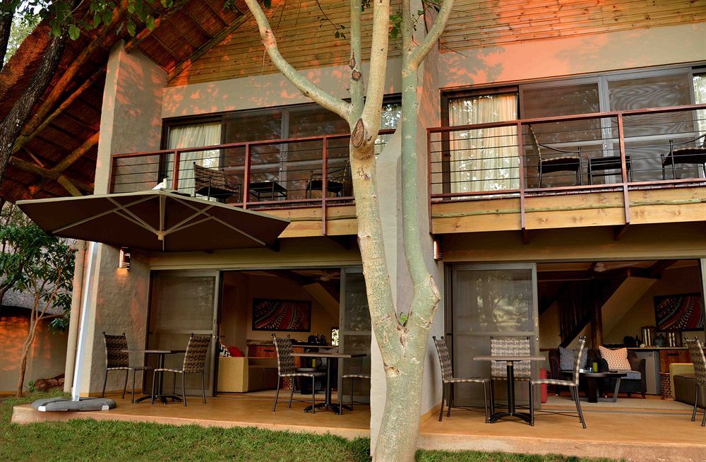 Victoria Falls Safari Suites Exteriör bild