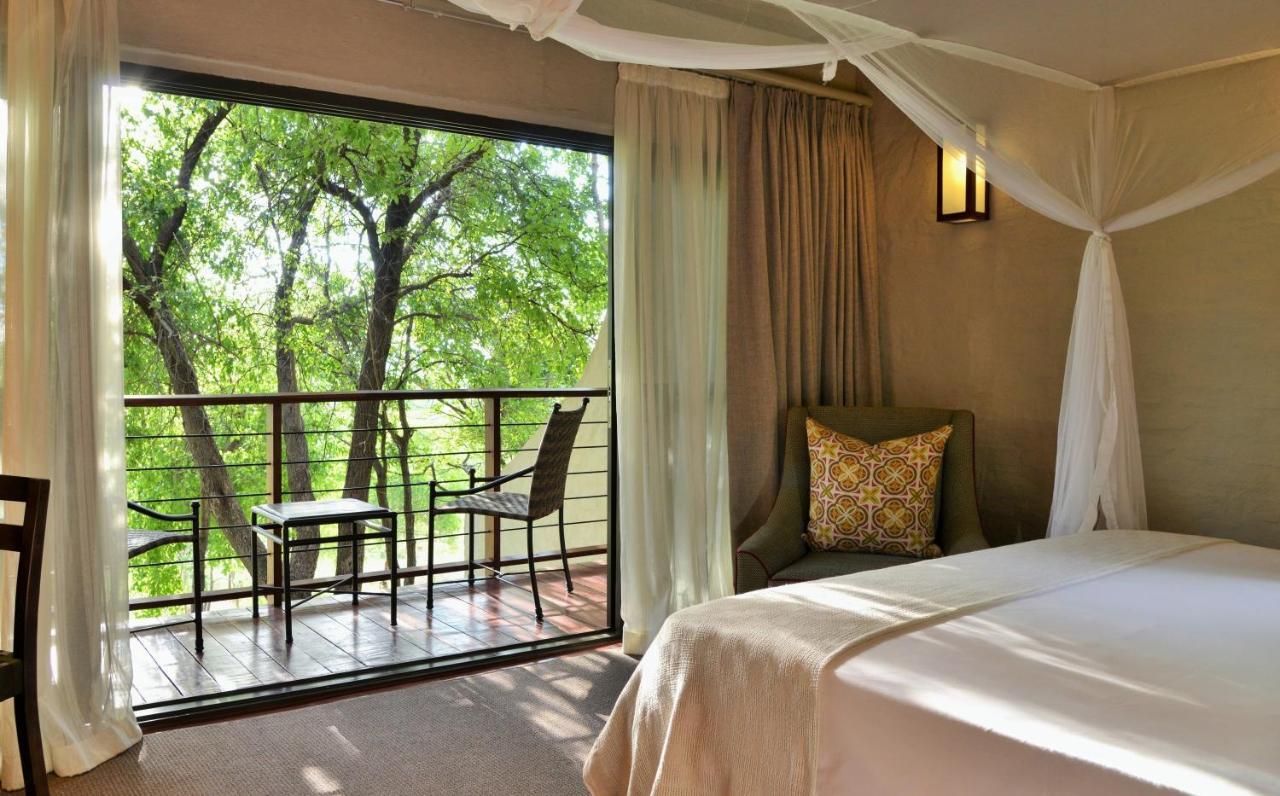 Victoria Falls Safari Suites Rum bild