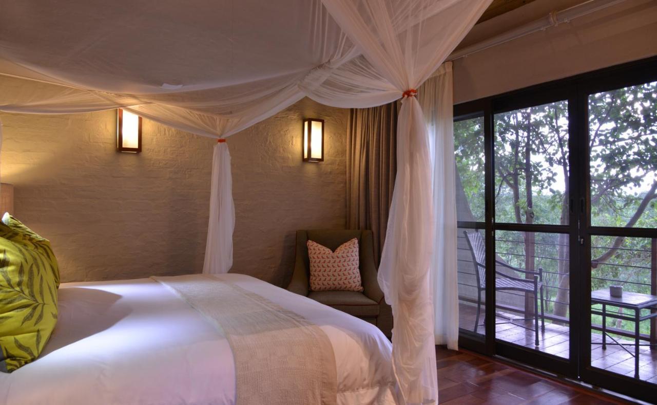 Victoria Falls Safari Suites Rum bild